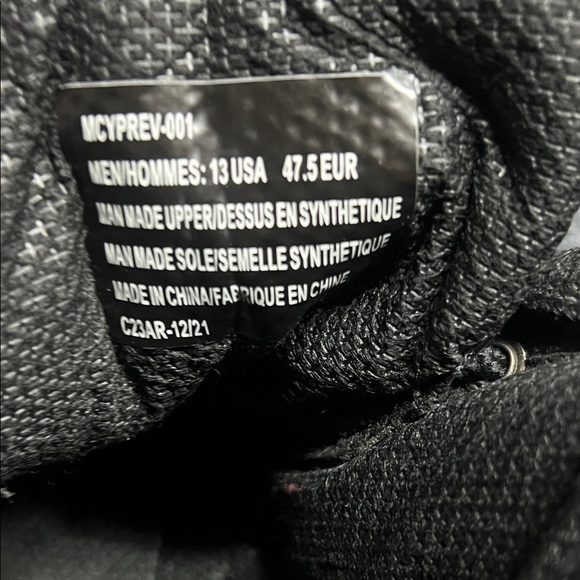 Lugz Men's Sleek Black Leather Boots - Picture 6 of 6